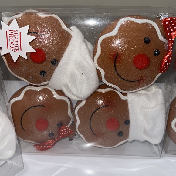 🌸NEW hobby lobby bundle or 4 pockets of gingerbread ornaments 4 in each pocket - Picture 5 of 11